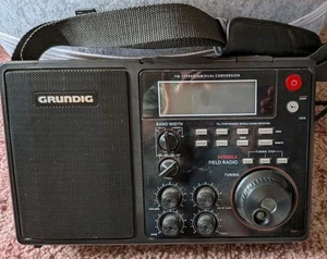 Grundig S450DLX Portable AM/FM Shortwave Field Radio * WORKS* - Zdjęcie 1 z 3