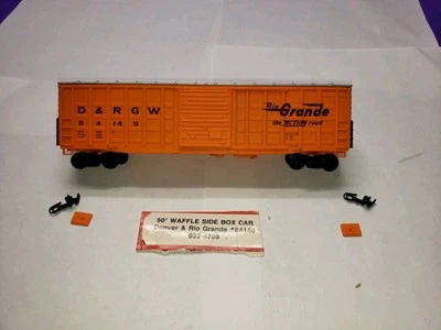 HO Walthers 932-4709 50' Waffle Side Box Car Rio Grande D&RGW 64149 Orange 1:87 - Image 1 of 4
