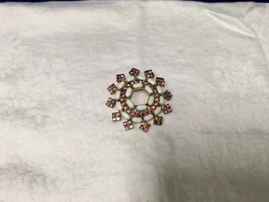 Vintage schöne Milchglas - funkelnde rosa Strass Brosche. - Bild 1 von 3