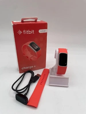 Pulsera Fitbit Charge 6 - FUNDA DORADA, BANDA CORAL. USADO* ENVÍO GRATUITO Foto 1 de 4