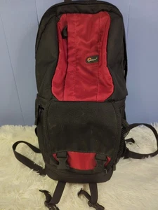 Zaino imbottito per fotocamera Lowepro Fastpack 100 rosso e nero - Foto 1 di 7