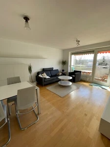 Schöne, helle, ruhige 2 Zimmer Wohnung mit 2 s/w Balkonen - Bild 1 von 22