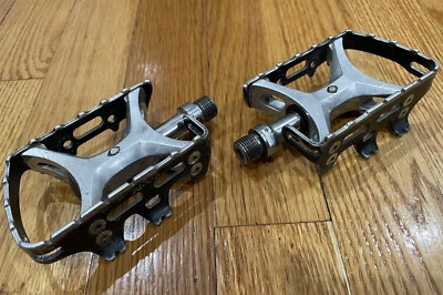 Винтажные педали для горного велосипеда Suntour XC Pro WTB защита от смазки 9/16 дюйма x 20, отличное состояние - Изображение 1 из 4