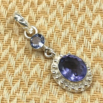 Regalo de aniversario para ella colgante de piedras preciosas de iolita natural de plata de ley 925 Foto 1 de 4