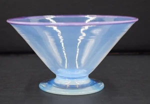 Steuben Opal mit Cintra Rand Kunstglas Schale, um 1925 - Bild 1 von 5