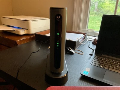 Motorola 24x8 Cable Modem Plus AC1900 Router with Voice MT7711 - used - Image 1 of 4