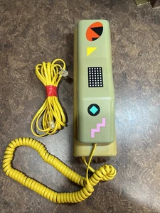 Teléfono Swatch Twin Vintage 1985 verde y beige - Imagen 1 de 4