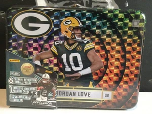 2025 Panini Revolution Jordan Love Lunchbox mit 6 Packungen & CGC Graded Slab 1:10 - Bild 1 von 4