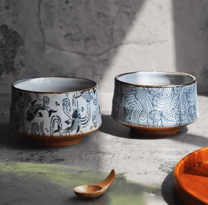 Tazón Matcha Japonés Chawan | Pez Koi de Cerámica Hecho a Mano y Diseño de Gran Ola - Imagen 1 de 6