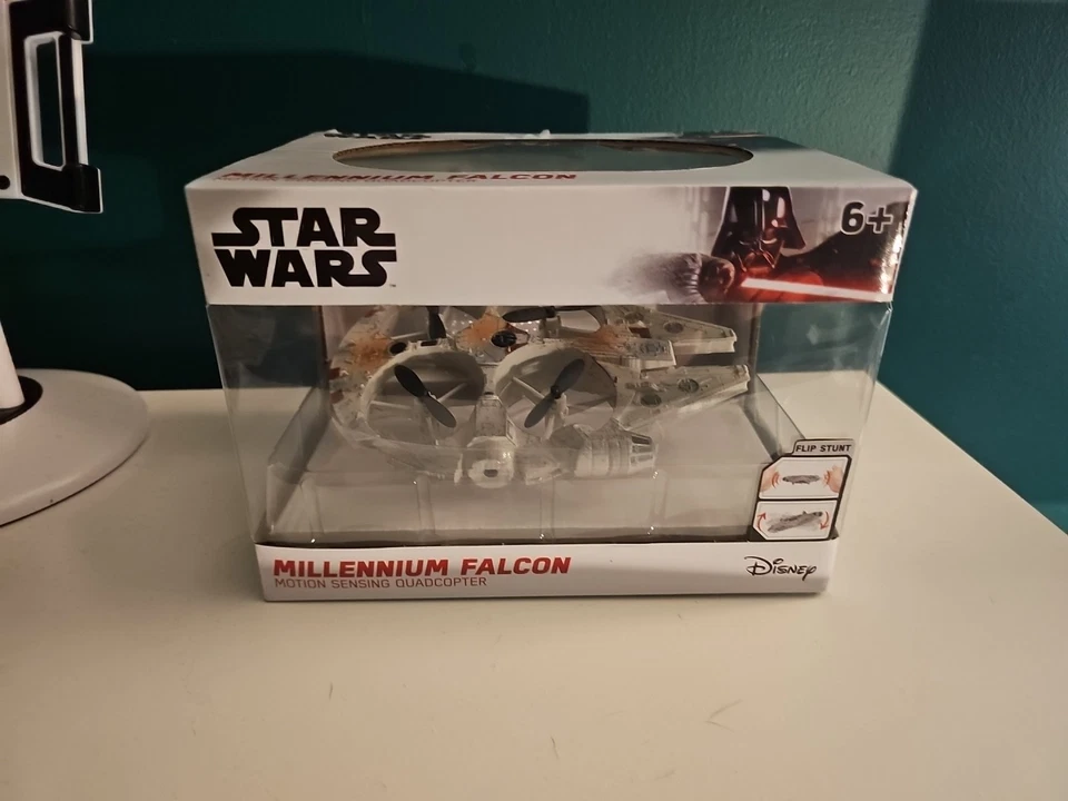 Star Wars Millennium Falcon Motion Sensing Quadcopter - Image 1 of 4