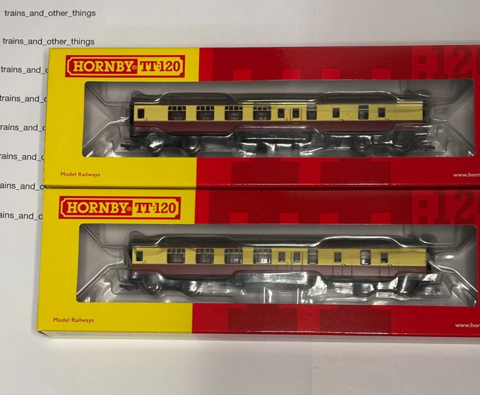 Pair of TT4006A Hornby TT Gauge (1:120 Scale) BR Mk1 Brake Second E35335 - Image 1 of 4