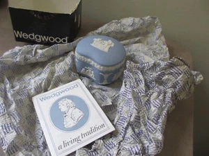 Vintage Wedgwood Blue Jasperware Cupid w/Mask & Nymphs Bean Jewelry Trinket Box - Picture 1 of 14