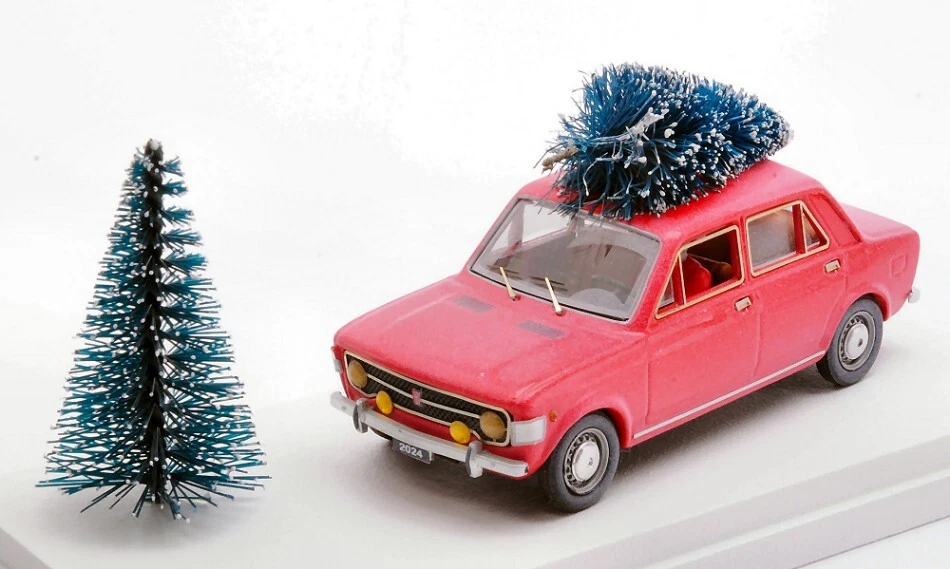 Rio FIAT 128 1.ma SERIE BUON NATALE 2024 WITH DRIVER 1:43 - Immagine 1 di 1