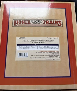 LIONEL O-GAUGE #11-90076 WHITE & MAROON LANDSCAPED PLOT #913 WITH BUNGALOW NIB - Picture 1 of 5