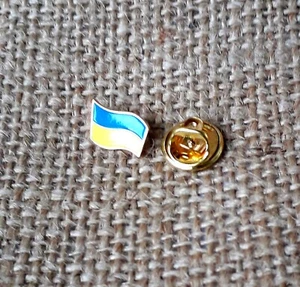 Small Lapel Pin Ukrainian flag Metal badge Gift Present Gold Support Ukraine - Picture 1 of 6