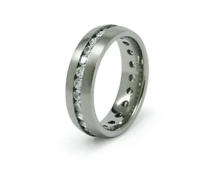 Anello Uomo Titanio 8mm Cinturino Canale Eternità Zirconi Pietre Spazzolato Comfort Fit - Foto 1 di 2