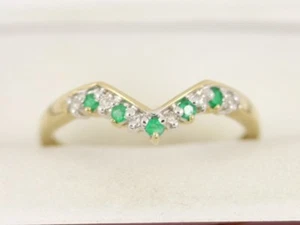 Diamond and Emerald V Shape Ring 9ct Gold Ladies Size P 375 1.4g Ca18 - Bild 1 von 4