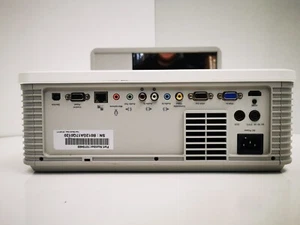 Smart UF70F - Smartboard Projector / 6433 bulb hours / Remote included. - Photo 1/11