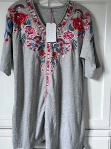 Caite NWT Size S Kira Tunic T-Shirt Floral Embroidery Gray Pink Cotton S/Slvs - Picture 1 of 12