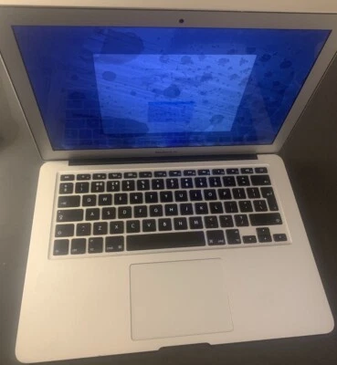 Apple MacBook Air 13.3" 128gb HD, 8GB RAM, 1.8GHz, Model No. A1466 - Image 1 of 4