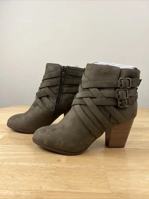 Botines Charlotte Russe talla 9 Foto 1 de 4