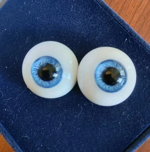 Round Paperweight Glass Eyes 24mm Blue - Picture 1 of 2