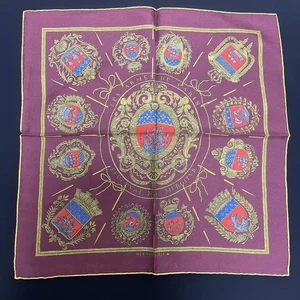 Sciarpa HERMES Petit Carre 45 LES ARMES DE PARIS multicolore con etichette usata 11K - Foto 1 di 3