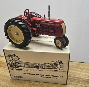 1/16 COCKSHUTT MODEL 50 NARROW-FRONT MUSEUM EDITION  1988  - Picture 1 of 3