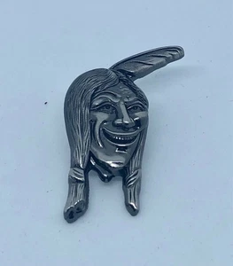 Neu INDIAN MOTORRAD Laughing Hendee Indianer Pin Metall Pinback Biker Pinback - Bild 1 von 3