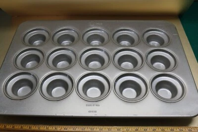 Commercial bakeware large (4") muffin making pan Chicago Metallic #45435 25"x17" - Image 1 of 4