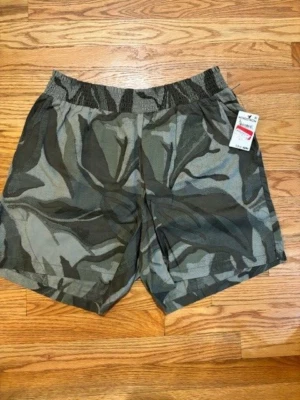 Caslon Women's Green/Grey Camo Wave Elastic Waist Shorts Size Large NWT - Image 1 of 4