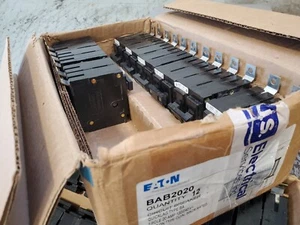 EATON CUTLER HAMMER BAB2020 2 Pole 20 AMP Type BAB Circuit Breaker Bolt on - Picture 1 of 2