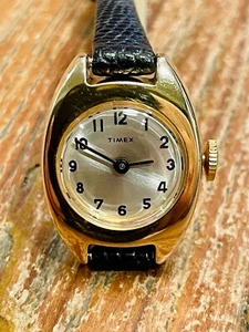 Vintage 1970s Ladies Timex Dress Watch Gold w Silver Dial New Leather Strap - Picture 1 of 5