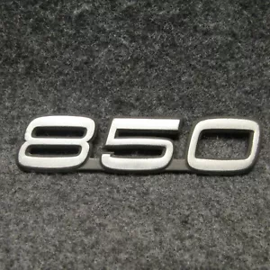 1993-1997 Volvo 850 Wagon Lift Gate Hatch Model Emblem 4-1/2" Plastic OEM 64168 - Foto 1 di 8