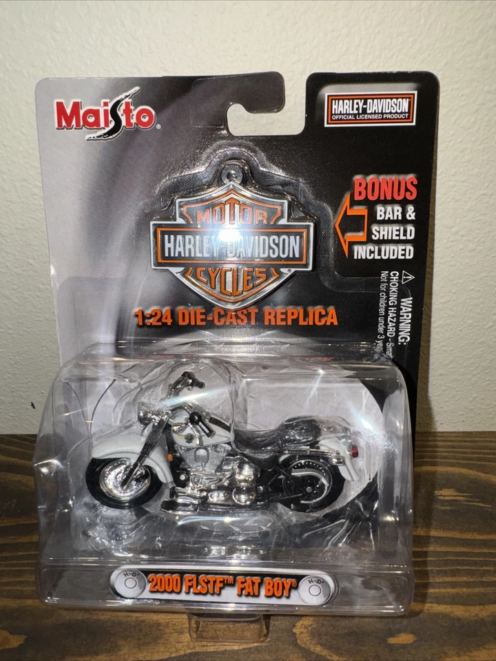 1:24 Maisto Harley-Davidson 2000 FLSTF Fat Boy Die-cast NEW - Image 1 of 3