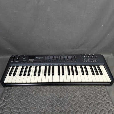 M-Audio Oxygen 49 (3rd Gen) USB MIDI Keyboard Controller W/Sliders & Knobs - Image 1 of 4