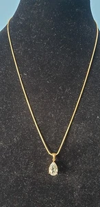 Colgante y collar Karis chapado en oro 18". Chapado en oro. Karis G&B marcado. - Imagen 1 de 14