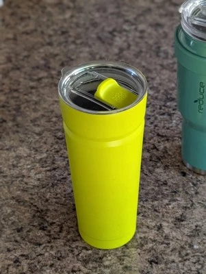 Vaso Coolgear de 20 oz de grado alimenticio de acero inoxidable con recubrimiento en polvo sin BPA Foto 1 de 4