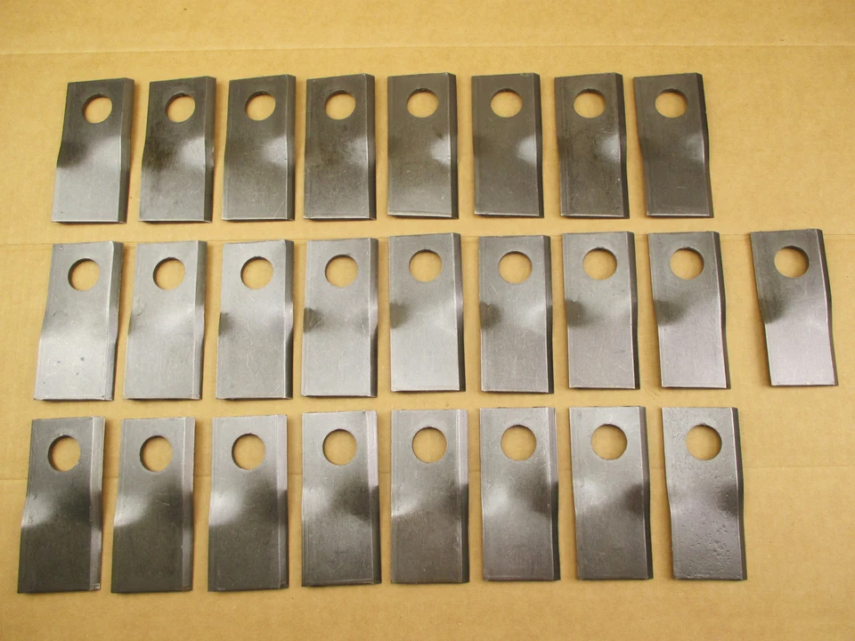 9847684 Nuevo paquete de 25 cuchillas LH para cortacésped de disco Case-IH modelos MD72 + Foto 1 de 1