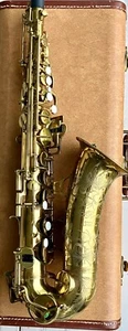 Beautiful 1952 F.A. Reynolds Alto Saxophone with Original Case SN=31421 - Picture 1 of 24