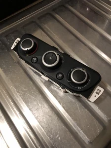 Renault Megane 3 Heater Climate Control Panel  - Picture 1 of 8