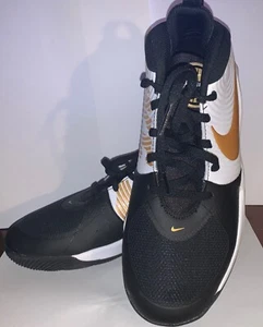 Nike Kids' Team Hustle D 5.5Y Grade School Basketball Shoe - Picture 1 of 8