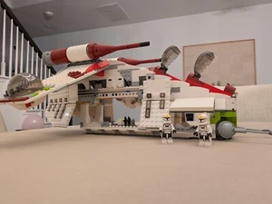 Lego Star Wars Republic Gunship 7676 w/ two Phase I Clone Pilots (incomplete) - Picture 1 of 12