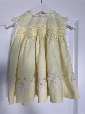 Vestido de bebé vintage hecho a mano ajustado Foto 1 de 4