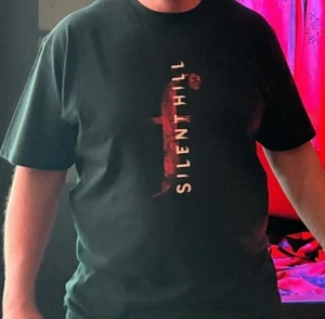 Silent Hill T-Shirt 5 XL Gamescom 2025 1 mal Getragen Gewaschen  - Bild 1 von 2