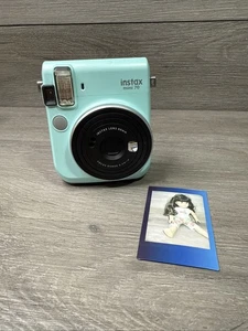 Cámara fotográfica instantánea Fujifilm Instax Mini 70 verde como nueva (baterías cr2 nuevas) - Imagen 1 de 9
