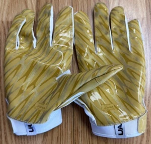 NOTRE DAME FOOTBALL 2020 AWAY TEAM ISSUED UNDER ARMOUR GLOVES XL NEW - Picture 1 of 3