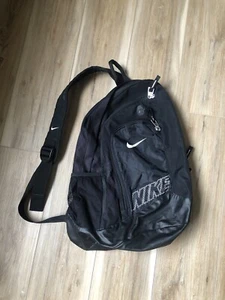 Nike 90's Y2K Sling Bag Black Crossbody 3 Compartment Commuter Hiking Travel - Picture 1 of 13