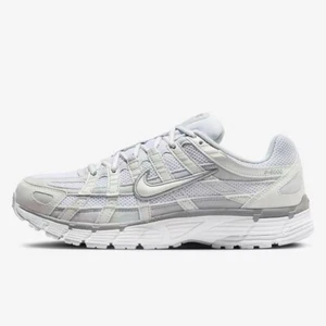 Scarpe Nike P-6000 'Summit White Pure Platinum' FV6603-101 nuove donna taglia 6 - Foto 1 di 8