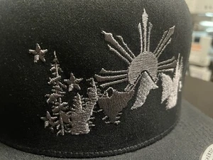 Cappello snapback PNW - Pacifico nord-occidentale con torsione di pinoy - Foto 1 di 5